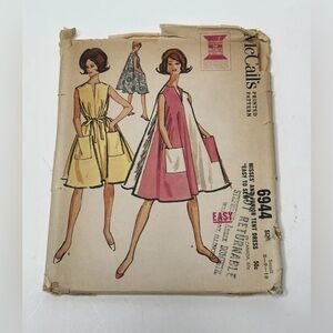 McCalls 6944 Vintage Sewing Pattern Size Small 8-9-10 Dress 1963 USA Printed